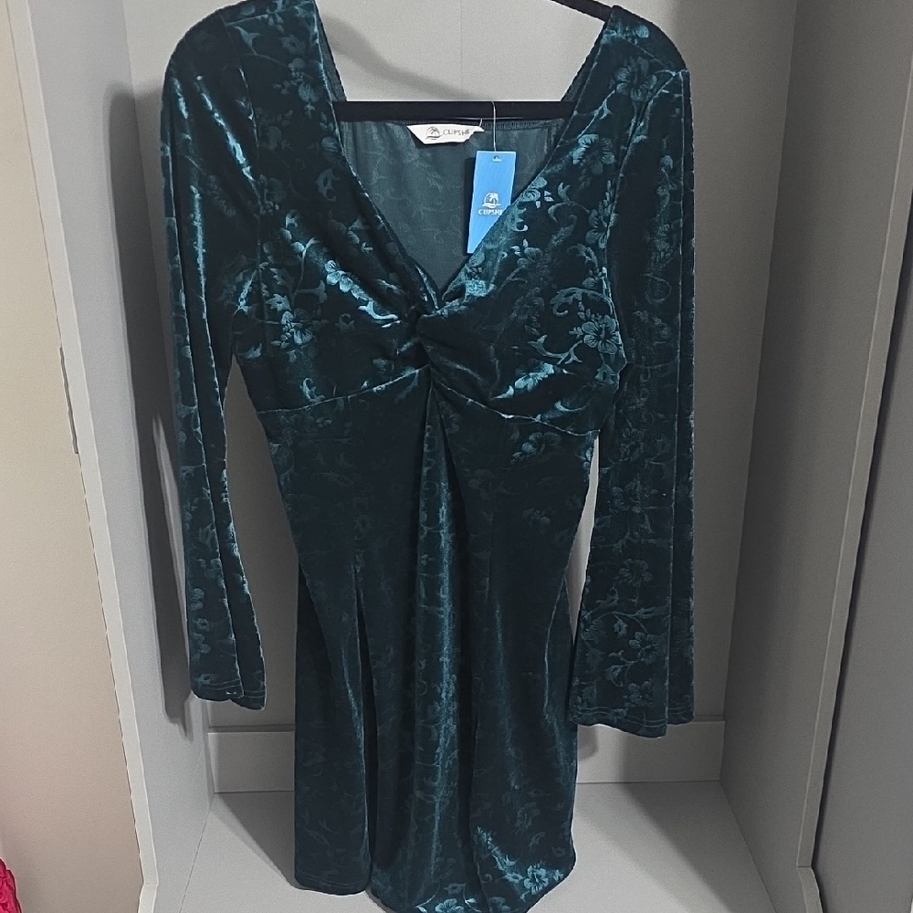 Cupshe L Green Floral Velvet Twist-Front Long Sleeve Dress